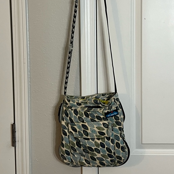 Kavu Crossbody Bag with Leaf Pattern in Blue and Green - Picture 1 of 4